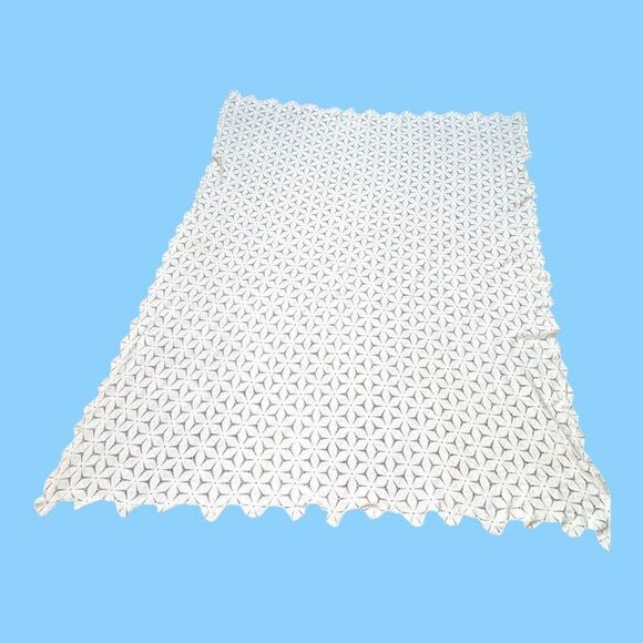 Vintage Handmade White Crochet Tablecloth 64"x77 Geometric Boho Chic Cottagecore - Picture 3 of 4